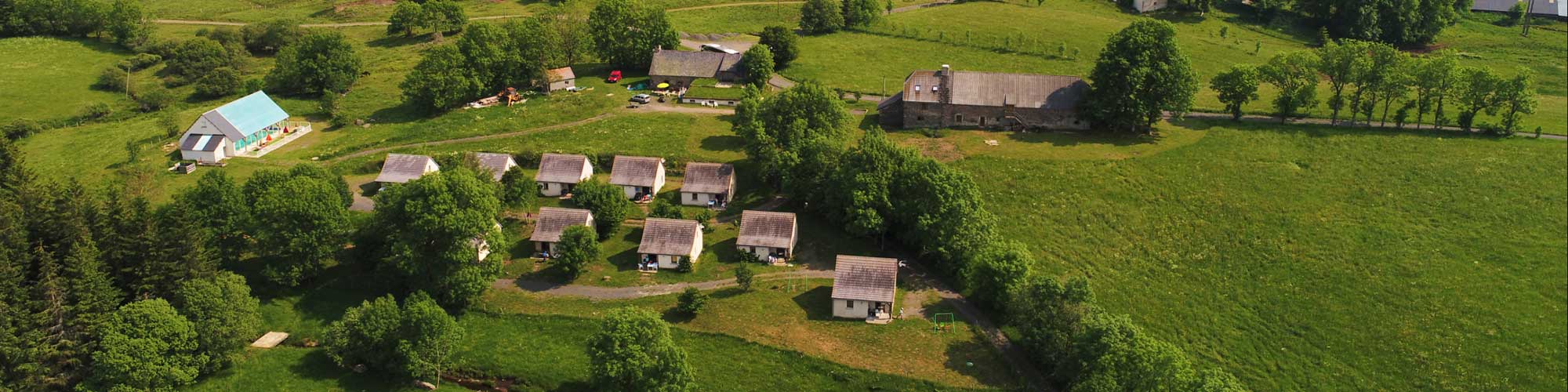 gite chalet bord de lac cantal